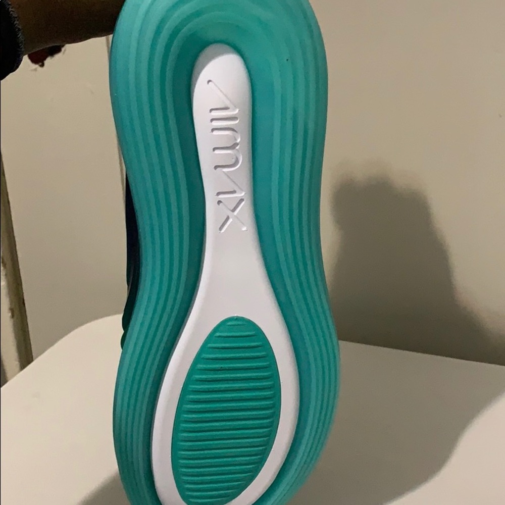 Air Max 270(GS) - Picture 3 of 6